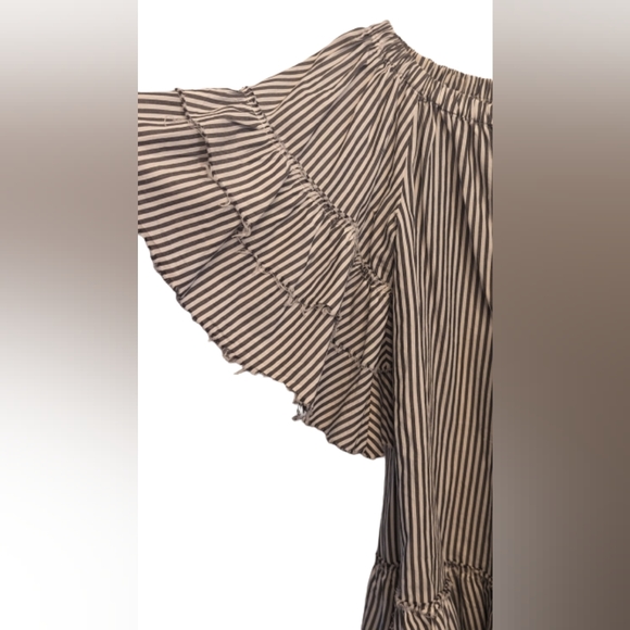 EUC ZARA Woman Premium grey/white striped tiered ruffle hems off shoulder mini - Picture 5 of 13